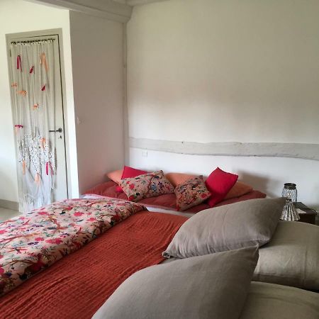 Bed and Breakfast L'Atelier de Tess Le Bec-Hellouin Exterior foto