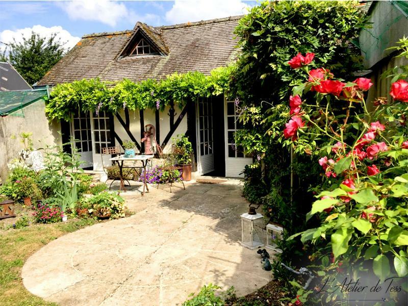 Bed and Breakfast L'Atelier de Tess Le Bec-Hellouin Exterior foto