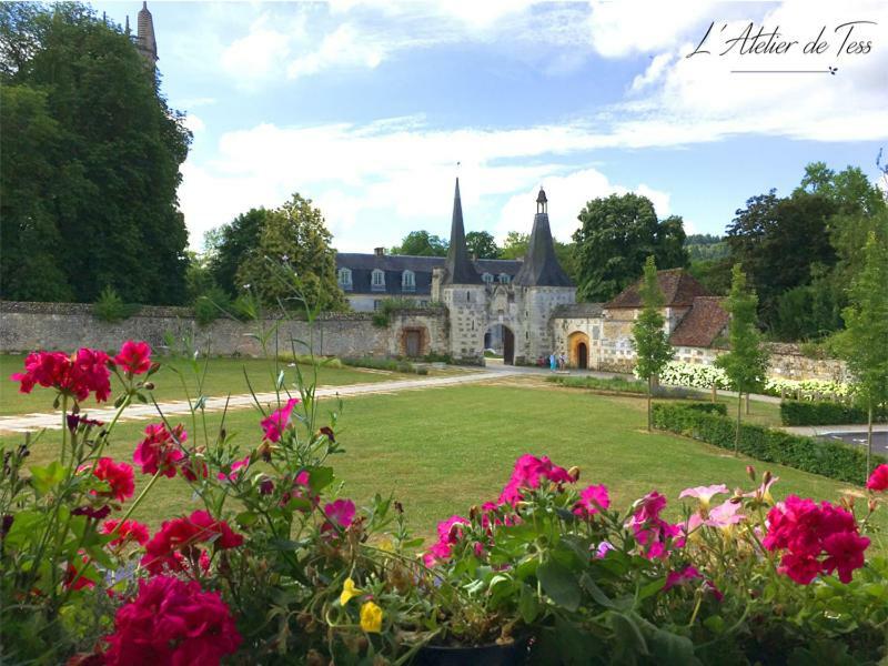 Bed and Breakfast L'Atelier de Tess Le Bec-Hellouin Exterior foto