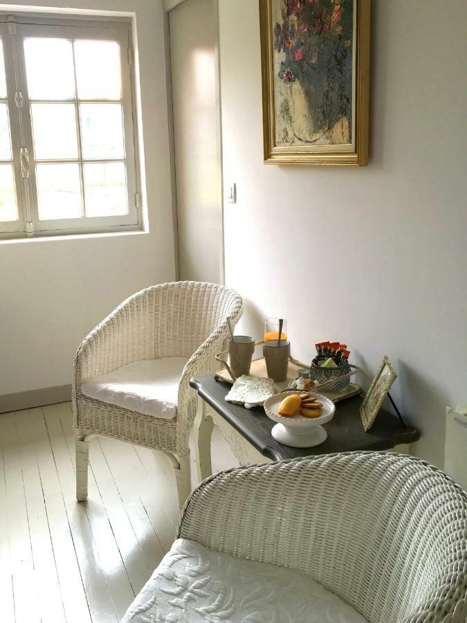 Bed and Breakfast L'Atelier de Tess Le Bec-Hellouin Exterior foto